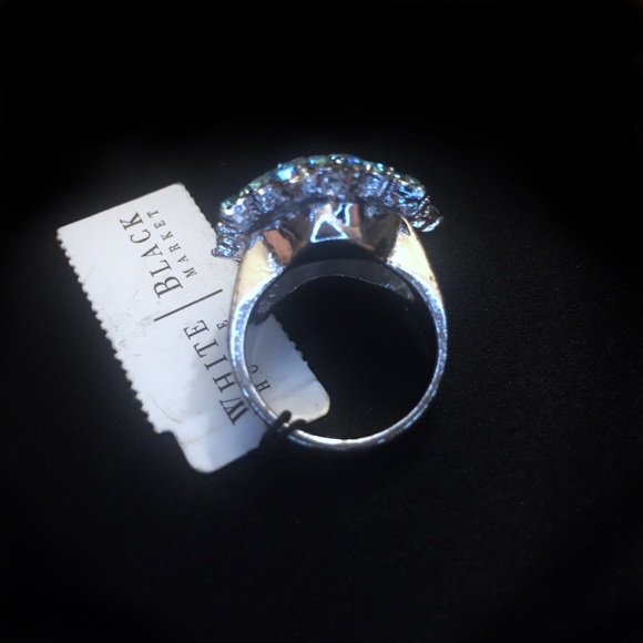 2/20$ WHBM Blue Cocktail Ring - Picture 5 of 5